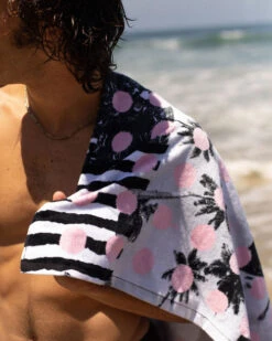 LEUS PARKER COFFIN TOWEL -Ocean Outfit Shop 3V3A2636 2968 99336.1673632356