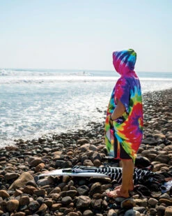 LEUS TIE DYE RAINBOW PONCHO -Ocean Outfit Shop DSC06298 cmyk 74809.1673632372