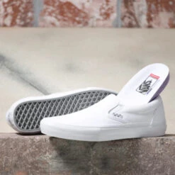 VANS SKATE SLIP-ON SHOES (VN0A5FCAW001)