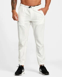 RVCA YOGGER PANT II (EX) 7 RVCA YOGGER PANT II (EX) -Ocean Outfit Shop avynp00109 rvca2Cw off frt1 62202.1694015816