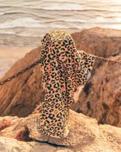 LEUS HOT SPOTS TOWEL (EX) -Ocean Outfit Shop leus beachtowel hotspots 3 60301.1700415153