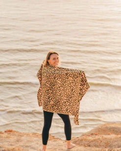 LEUS HOT SPOTS TOWEL (EX) -Ocean Outfit Shop leus beachtowel hotspots 4 80064.1700415154