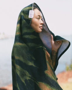 LEUS TIE DYE BEACH ECO TOWEL -Ocean Outfit Shop leus beachtowel tie dye camo 3 06663.1673632274