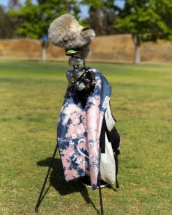 LEUS POSITIVE VIBES GOLF ECO TOWEL -Ocean Outfit Shop leus caddytowel positive vibes3 10568.1673632306