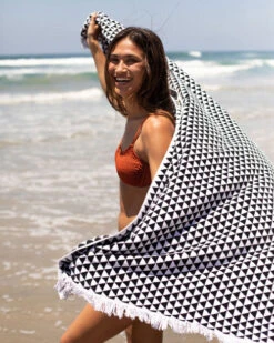 LEUS DELTA BEACH TOWEL (EX) -Ocean Outfit Shop leus xlbeachtowel delta lifestyle1 16958.1691177193