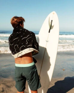 LEUS MIDNIGHT TOWEL (EX) -Ocean Outfit Shop leus xlbeachtowel midnight surfboard3 75590.1700415173