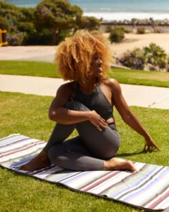 LEUS ALPACA YOGA ECO TOWEL 9 LEUS ALPACA YOGA ECO TOWEL -Ocean Outfit Shop leus yogatowel alpaca4 08191.1673632285