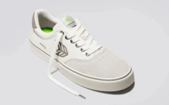 CARIUMA NAIOCA PRO VINTAGE WHITE WOMEN'S SHOE -Ocean Outfit Shop naioca skate off white vintage grey logo sneaker.feature 1 d04c9131 89f2 4499 a0df 5501f373b404 26826.1674596497