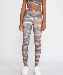 RVCA WOMEN'S VA ESSENTIAL LEGGING (EX) 10 RVCA WOMEN'S VA ESSENTIAL LEGGING (EX) -Ocean Outfit Shop xlnevnscyjw6nu6ogmlk 06681.1694015691